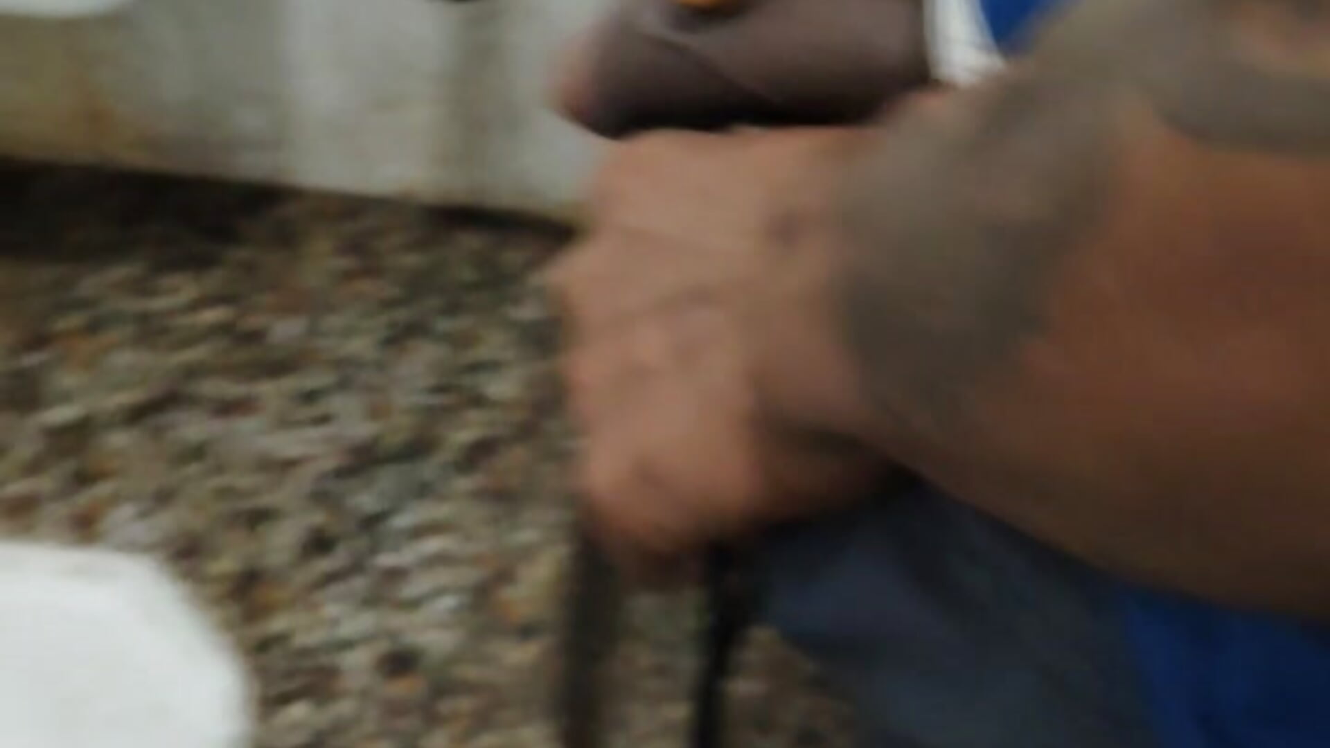 Peee video with soft dick 5 inch black mamba snake - video van INDIANJONNYSINN cam-model