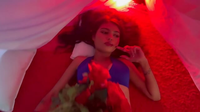 Flowers aren't enough. I need it hard. 🥀 Coming? Or am I on my own? 😈💦 - PaolaB_g 캠 모델의 동영상