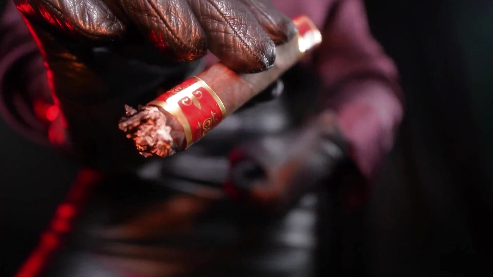 The Cigar Mistress - GoddessMelanya 캠 모델의 동영상