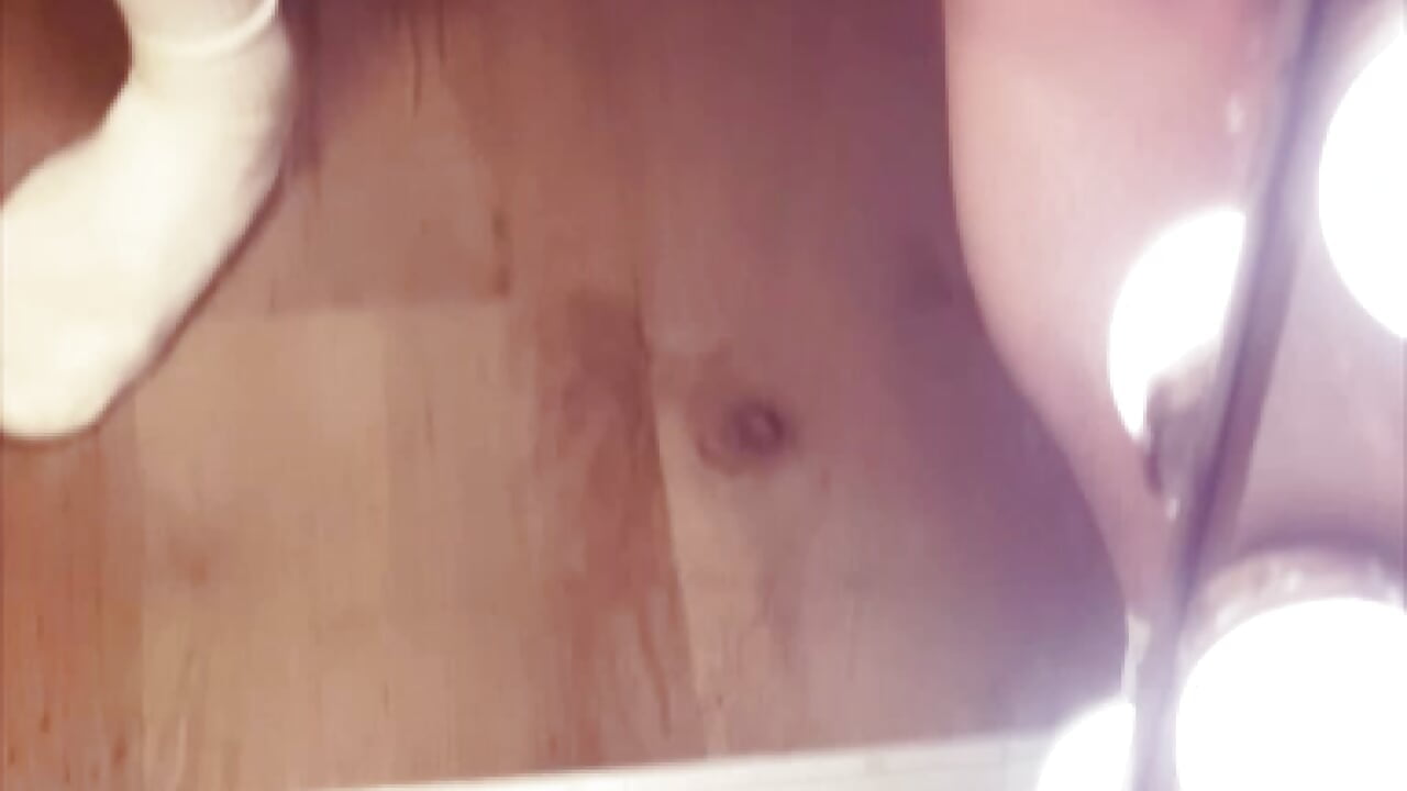 被迫穿上女人的情趣內衣 被當母狗幹 - Video von AirboyTy Cam-Model