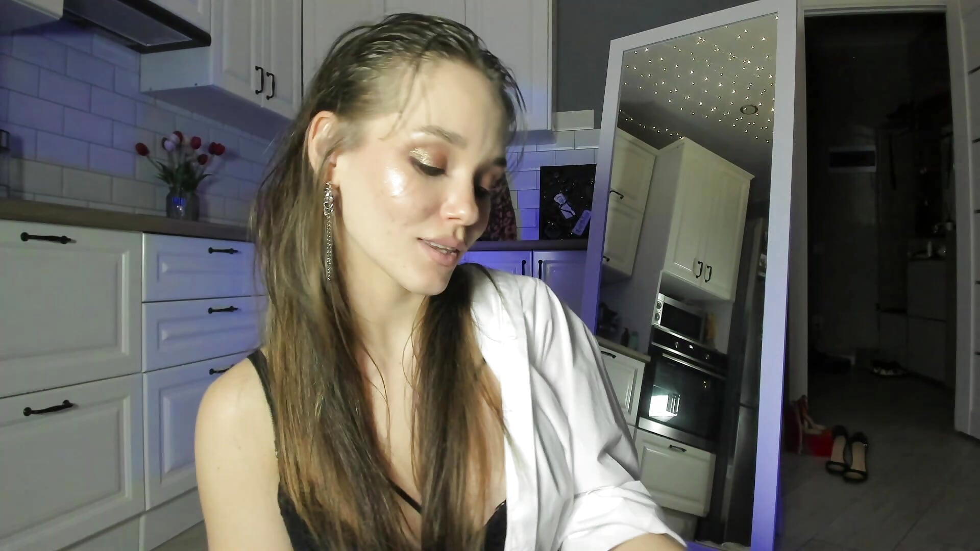 Cheeky Moni🌑 – video modela na kameri Moni_Carroll