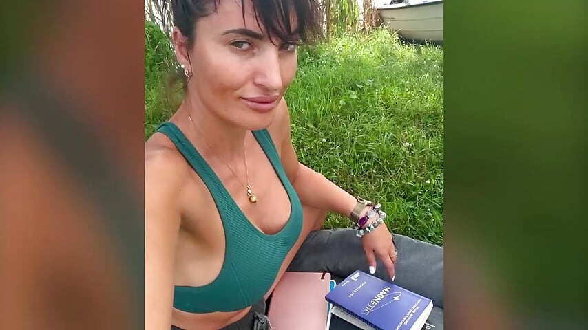 Fishing time ❤️❤️❤️😱🎶😘🫶👍 – video modela na kameri zoeylarkens