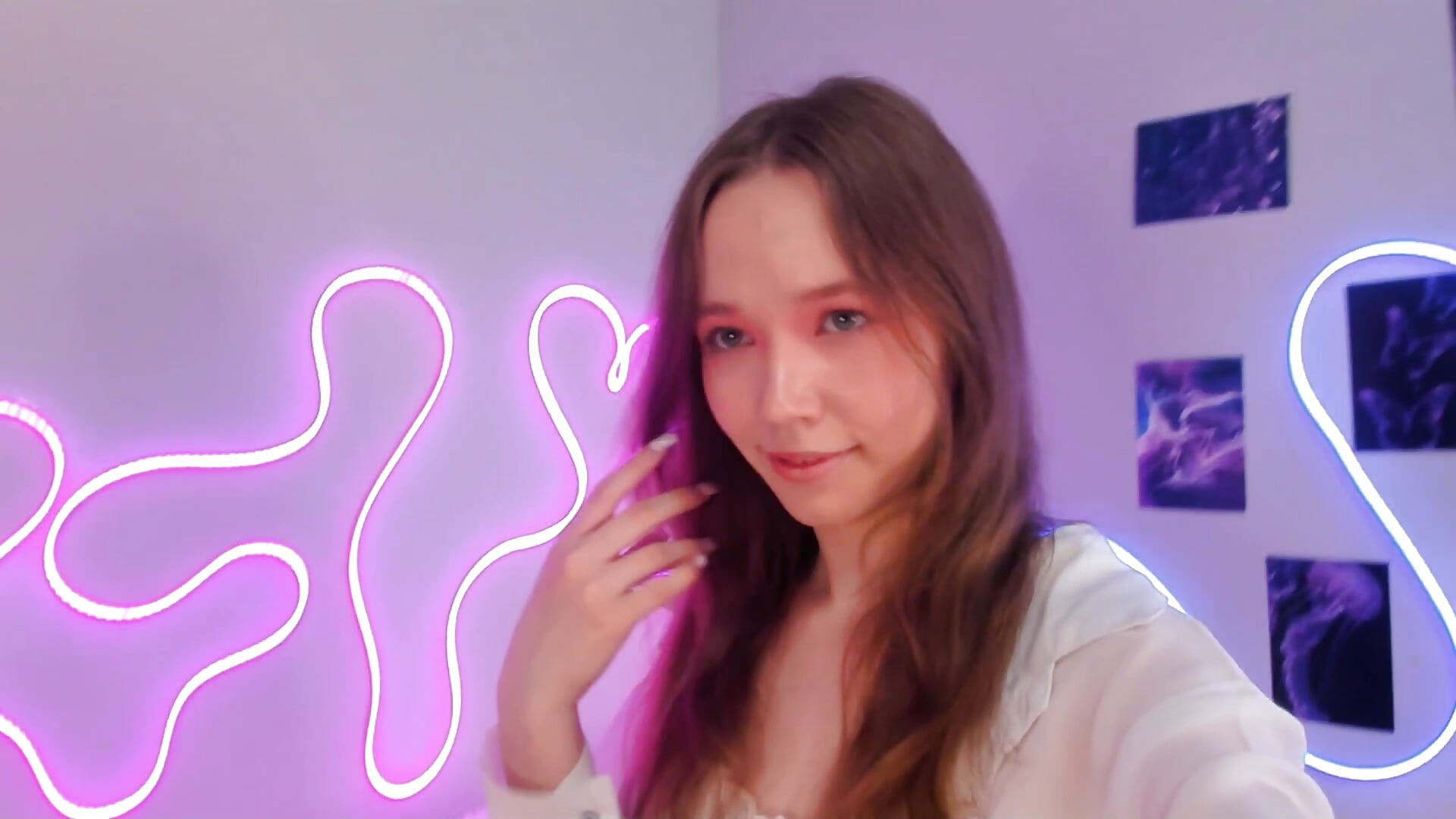 Polly rides a banana cutely in a skirt😍 - video by Dreamy_Polly cam model