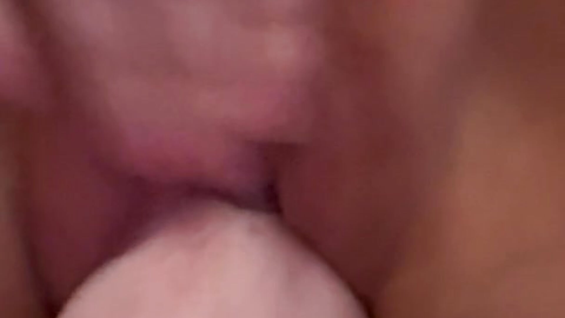 😱 Dude is Fisting my Pussy - vídeo de NataKitten modelo de câmara