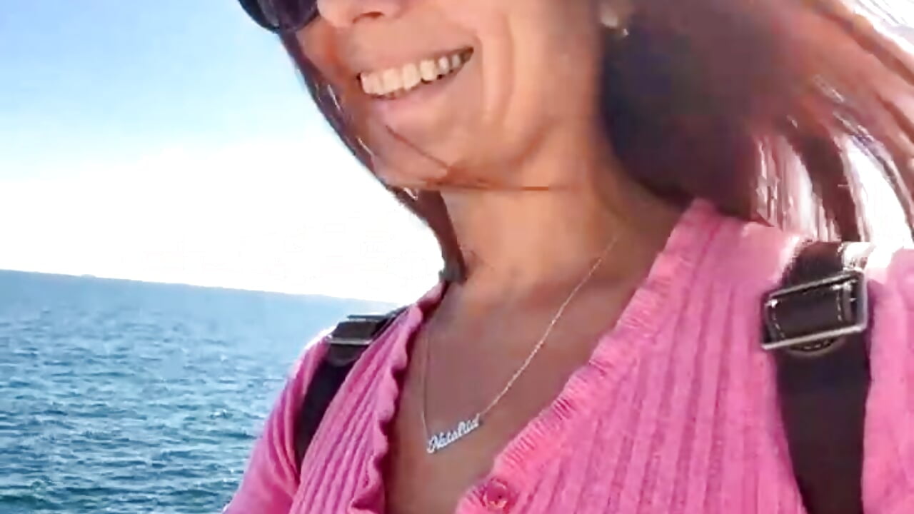 Kitten 🐈‍⬛ sound at your buzz - vidéo du modèle de showcams NataKitten