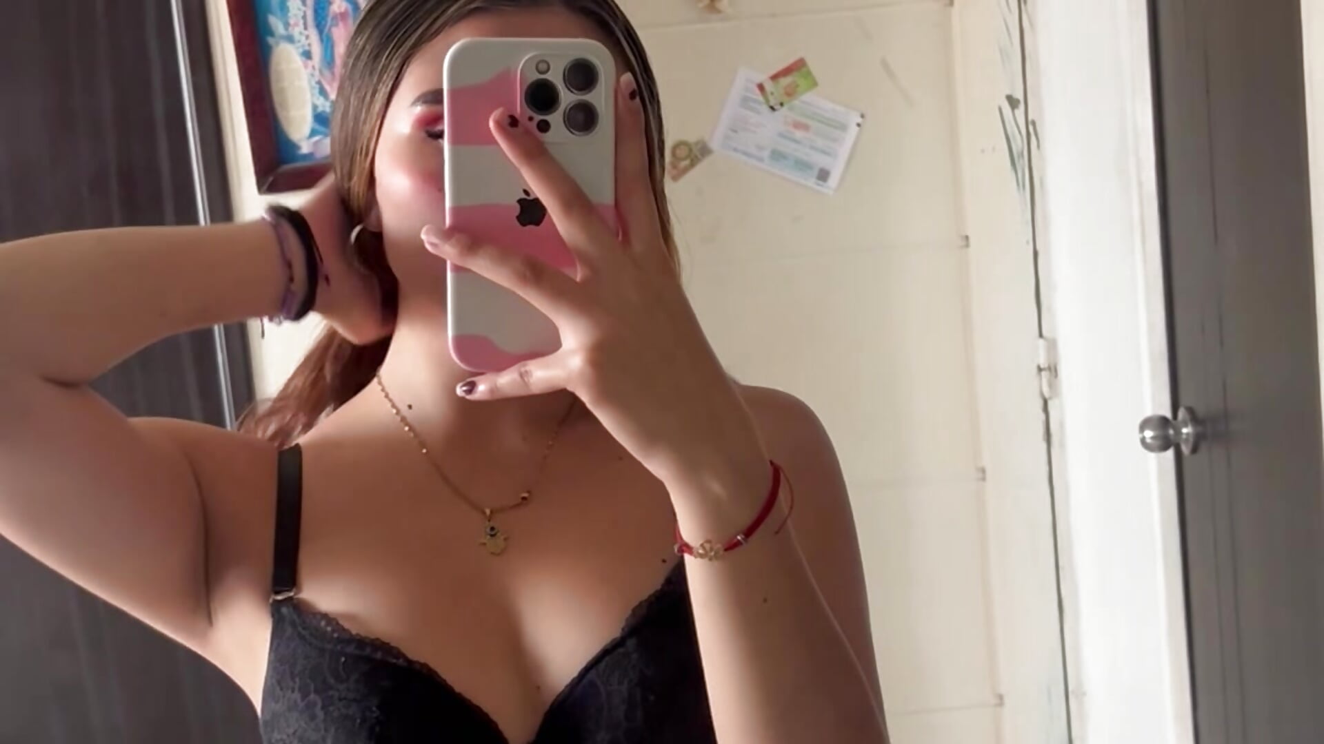 🙈 – video od webkamerové modelky angellicaa_