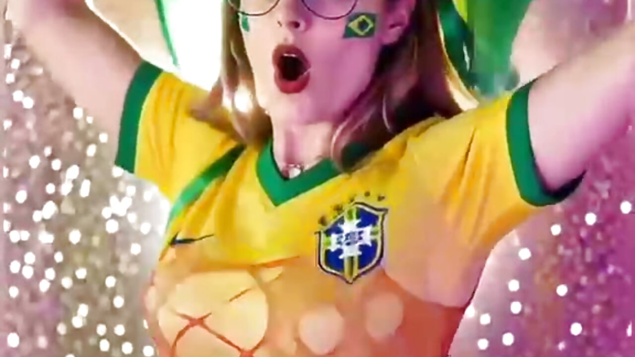 World Cup 💚 - فيديو من madisonjones- موديل الكام