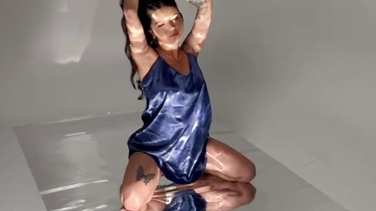 hi welcome - video by maya-winslow8 cam model