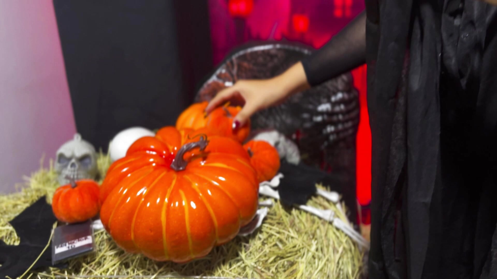 Devil on me 😈 - video by Gabrielakassi cam model