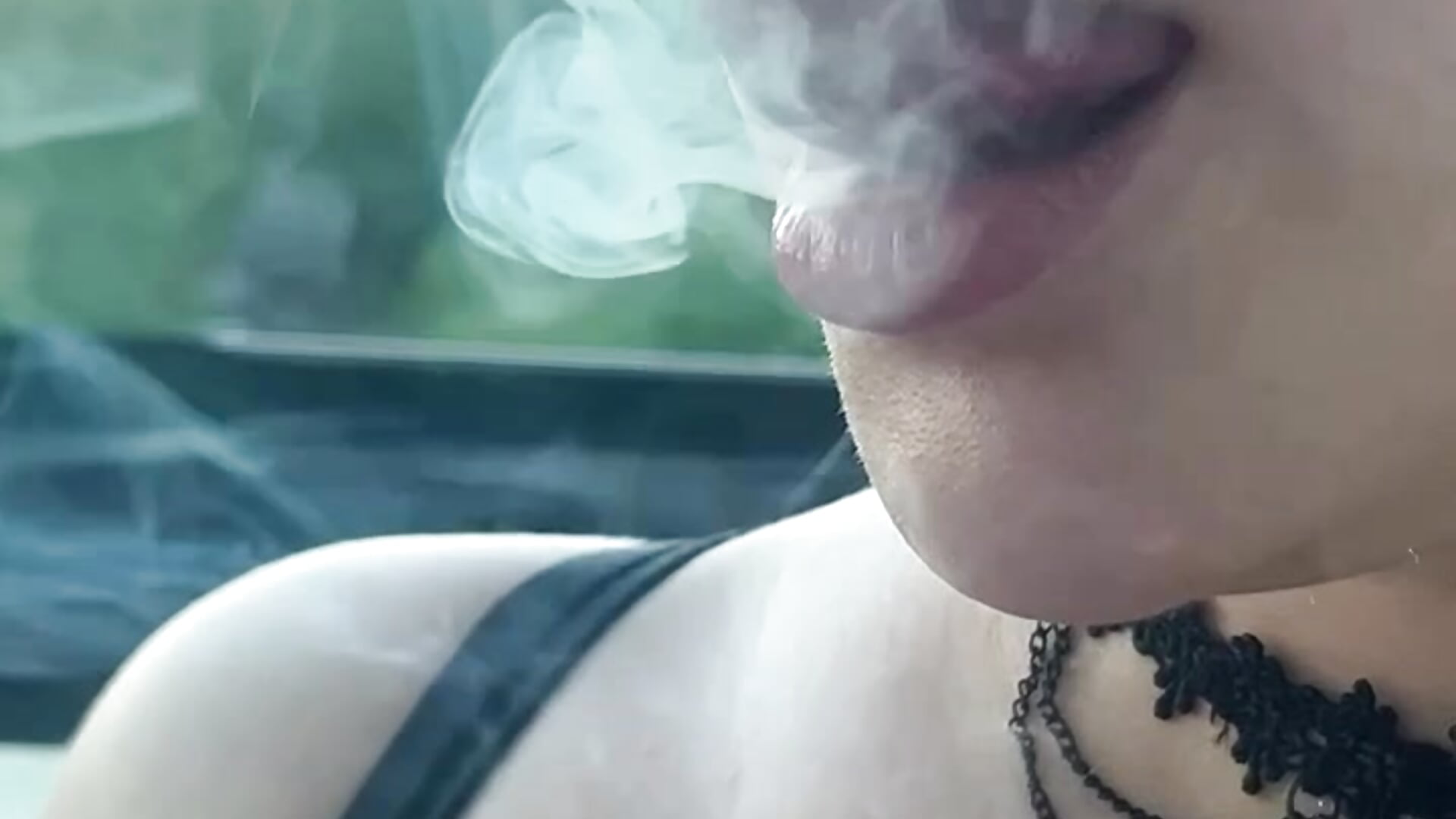 Sexy smok cigarette + naked tits(in end video)💋
