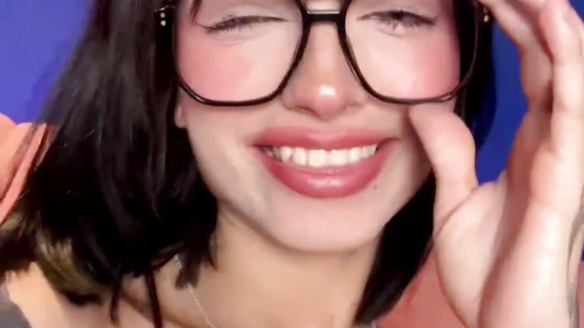 Naked ... just for your eyes!🍆🌸 – video od webkamerové modelky PeytonReeds