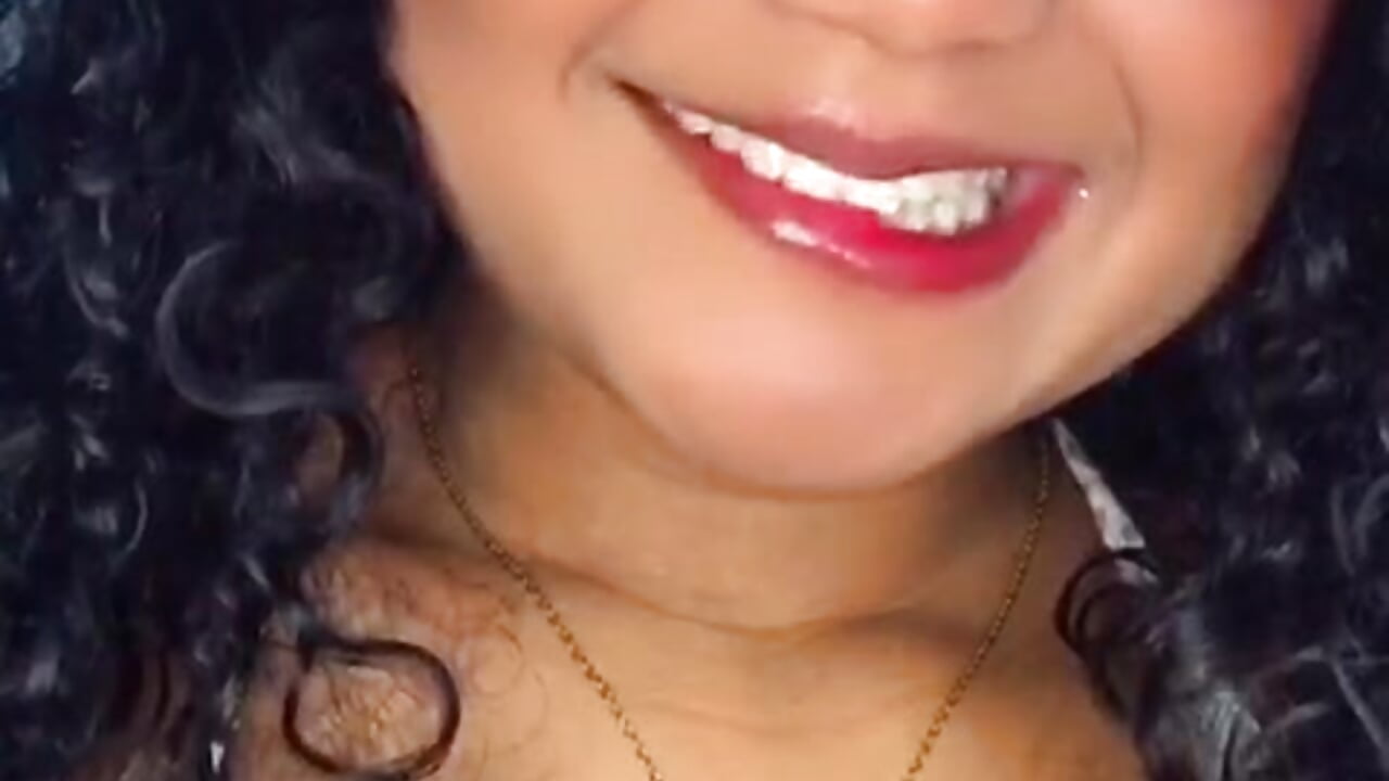 Kiss for you darling 👄 - video by victtoria_cane63 cam model