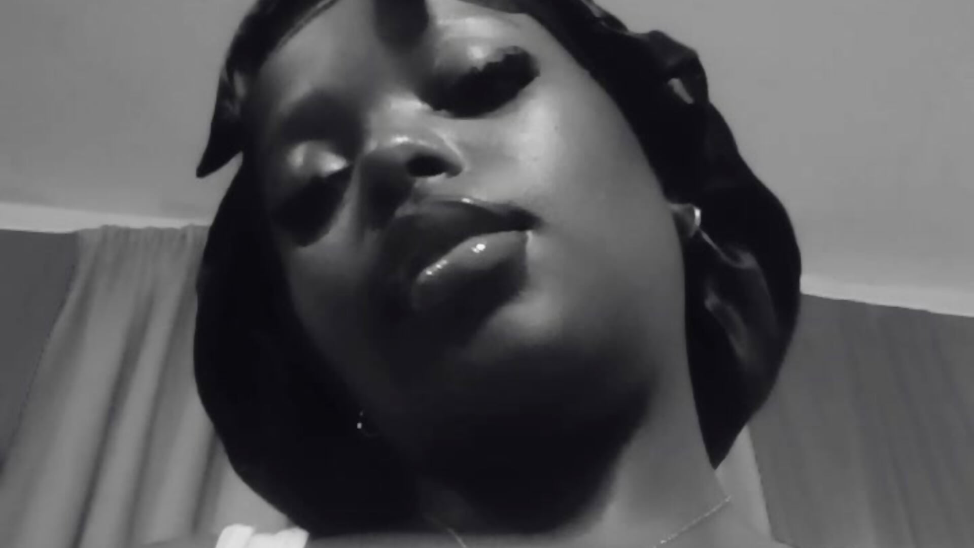 Seductive - βίντεο μοντέλου Scotyyxxxxx