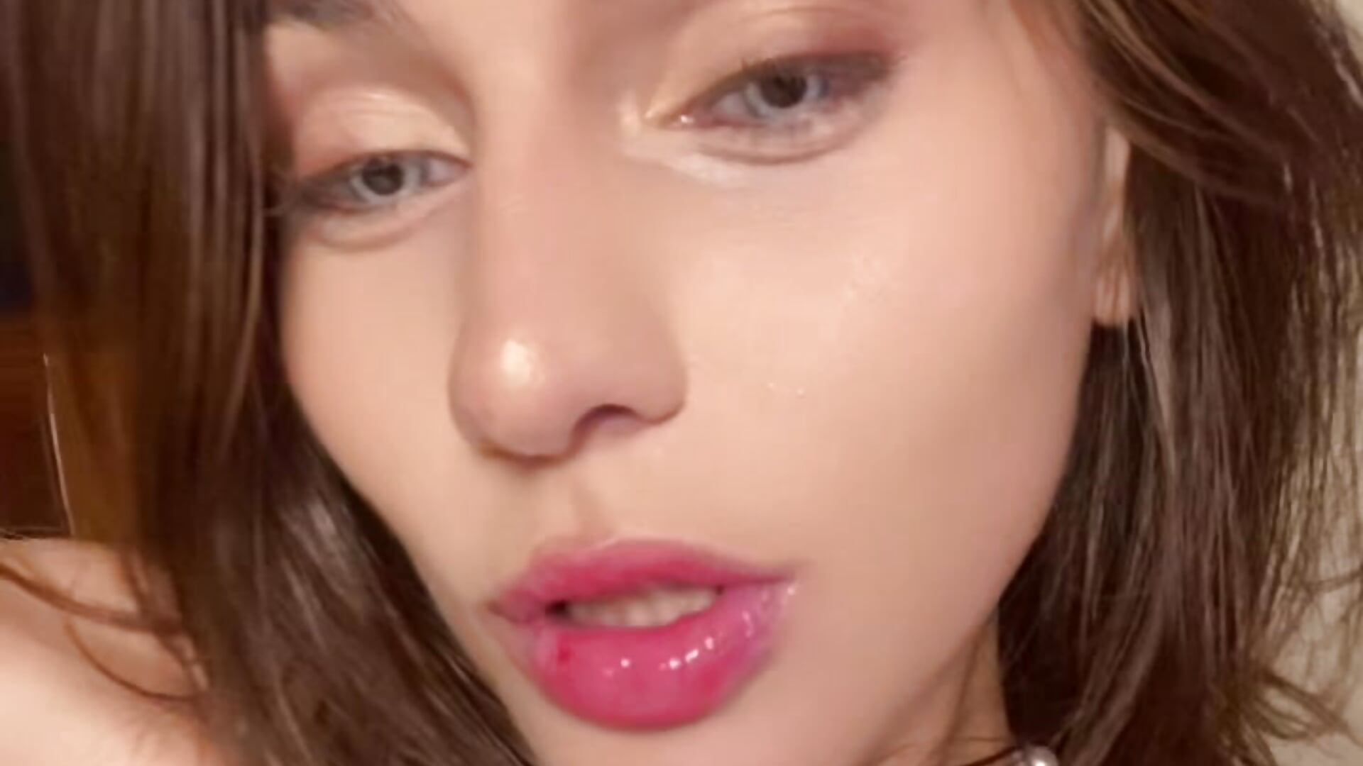 silly - video oleh model kamera AuroraGoldenVoice