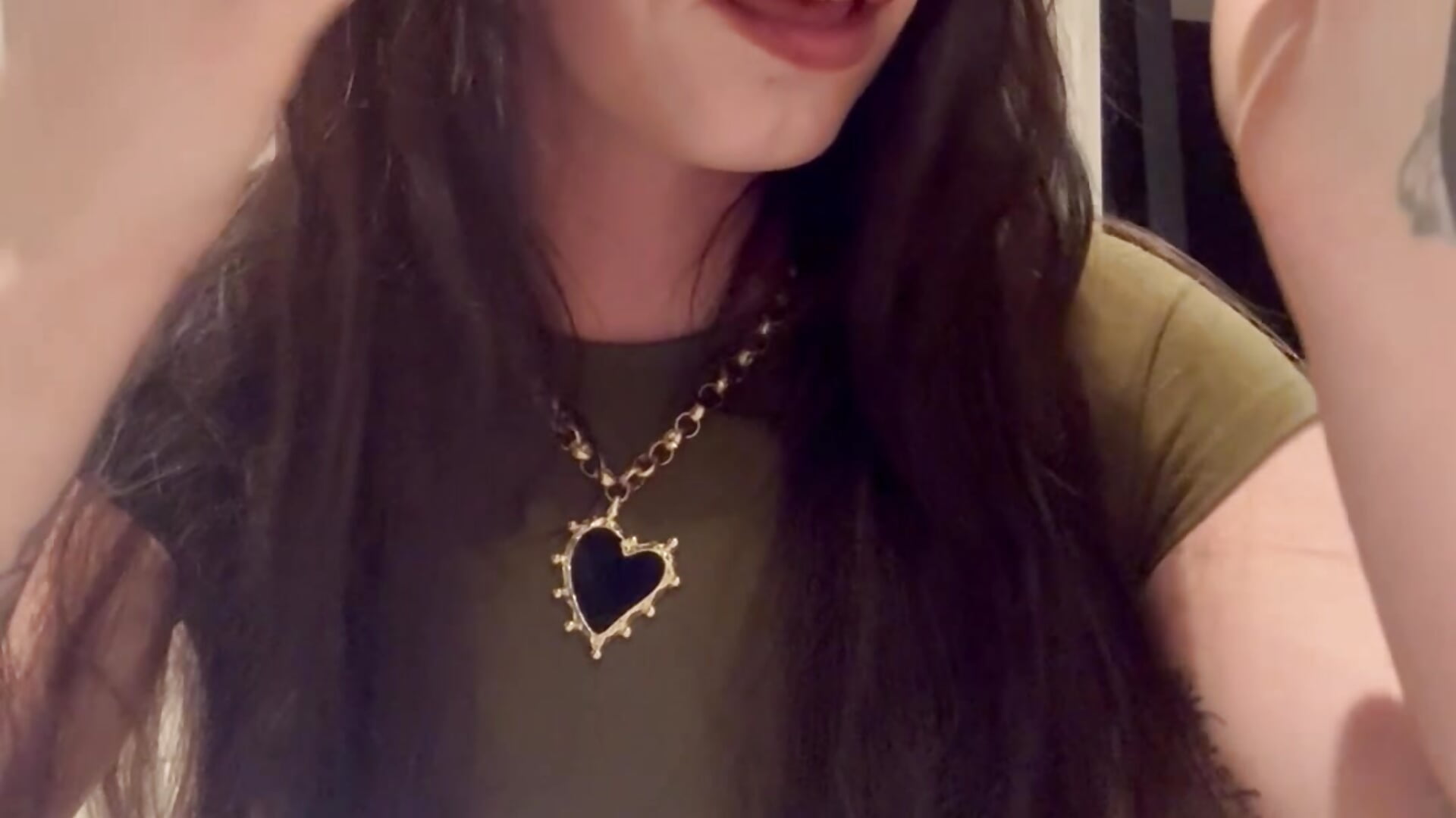 Naughty little plug, can you hear - video by rosewild028 cam model