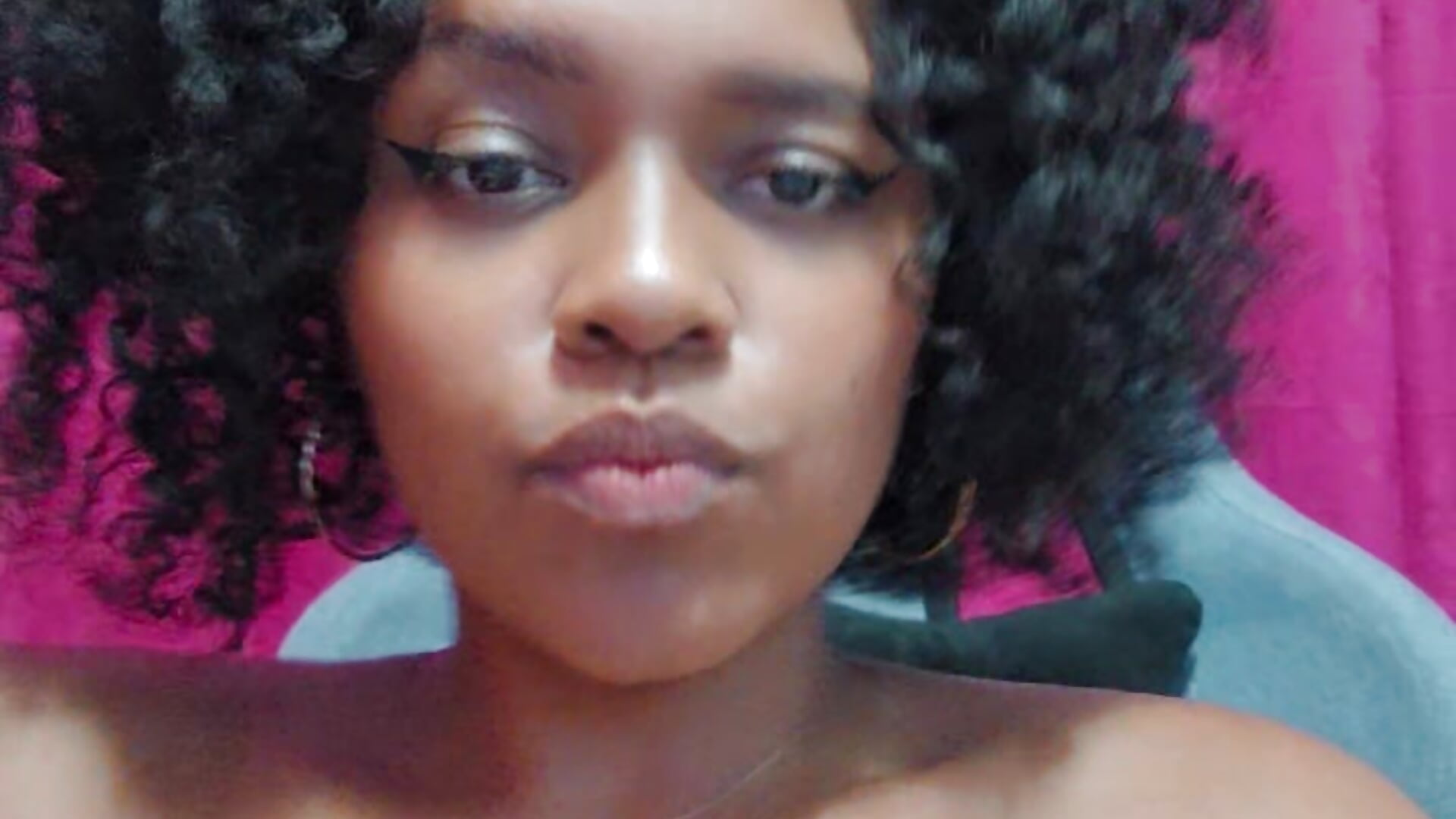 ❤️ - video by corinastonee cam model