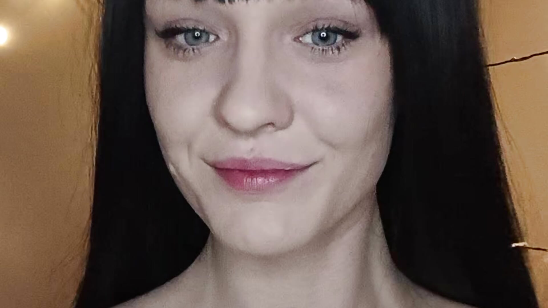 It sounds like Christmas 🤭 - vídeo de la modelo de cam OnlyTiffxox