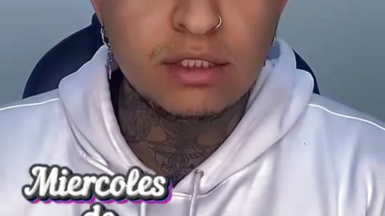 El que quiere hacer algo conseguira un medio, el que no, una excusa. - video by Strip_Chat_Col cam model