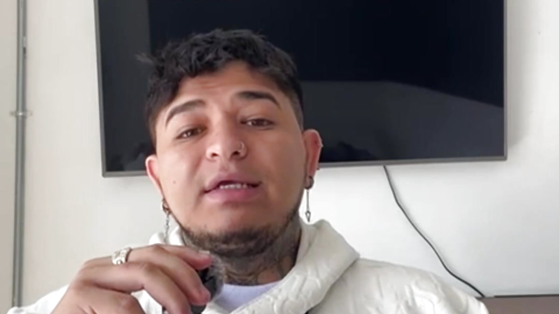 Cambiar tu nombre en stripchat - video by Strip_Chat_Col cam model