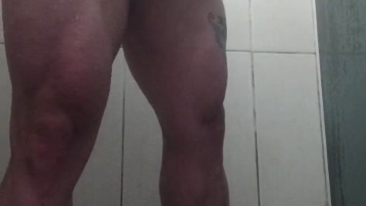 Pauzudo no banho - BADBOYFUKING adlı kamera modelinin videosu