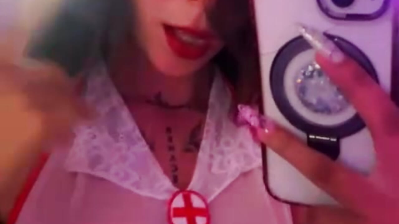 can I cure you? 😈 – video od webkamerové modelky ElectraRhodes1