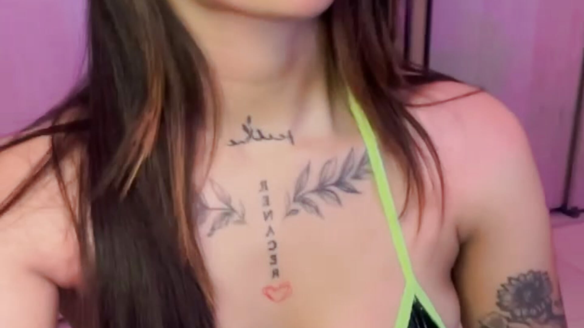 FUCK MY PRETTY FACE!!! - vidéo du modèle de showcams ElectraRhodes1