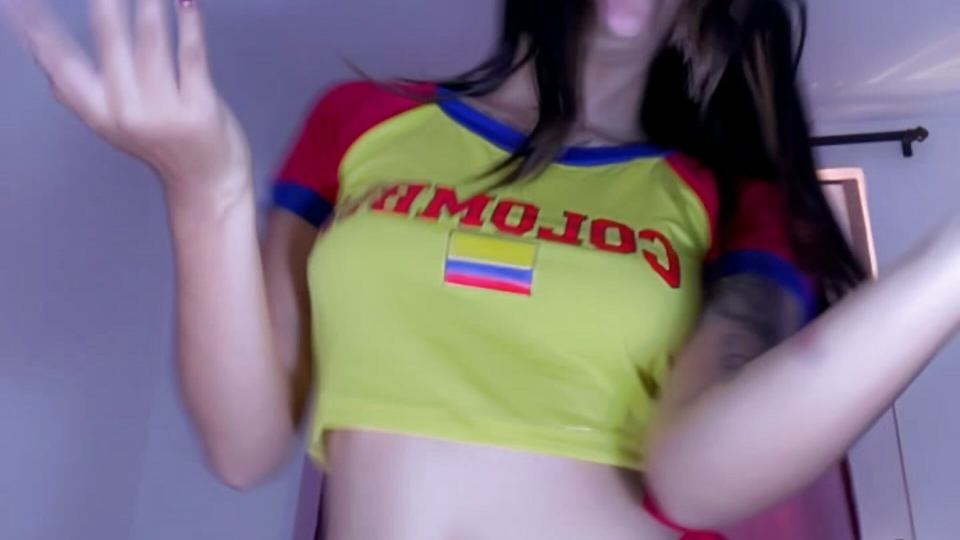 My cat and I are ready to watch the match of our Colombian national team🥰 - video av ElectraRhodes1 cam-modell