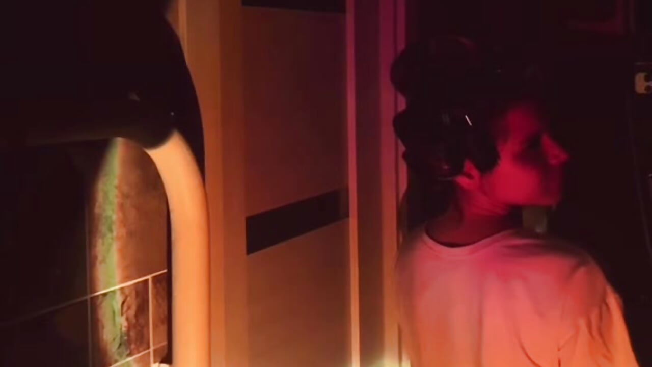 video-04-03-25-06-27– EmelyMason kameramodell videója