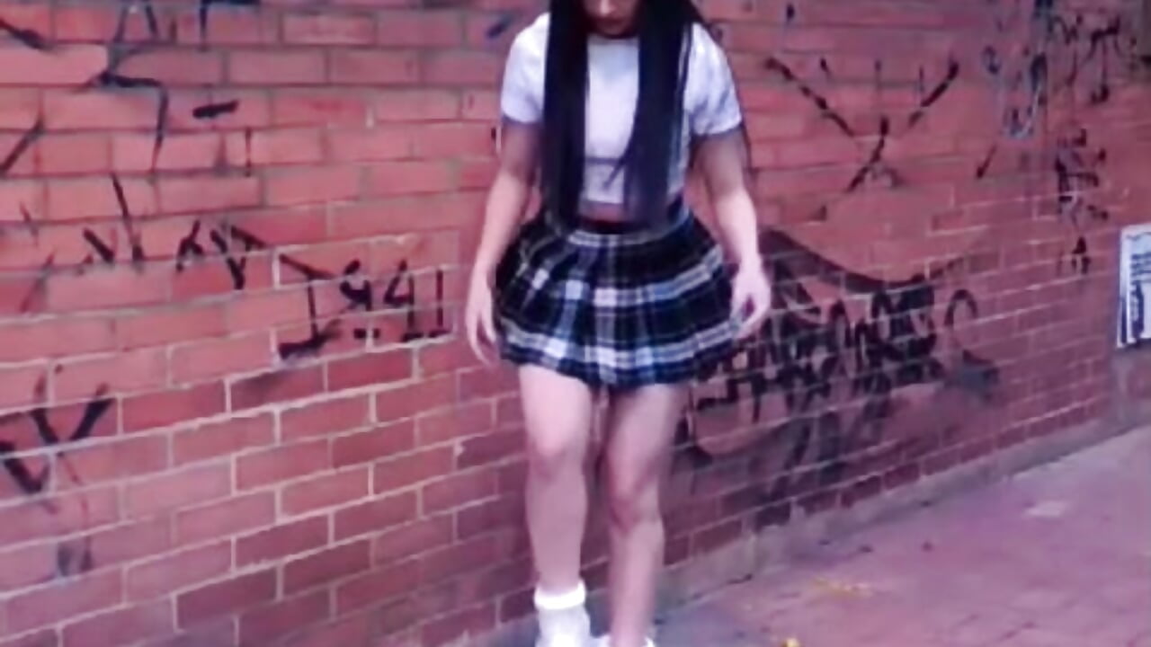 It was so hot… and i couldn't find a hair tie 😏🔥 - video by SaritaBratz cam model