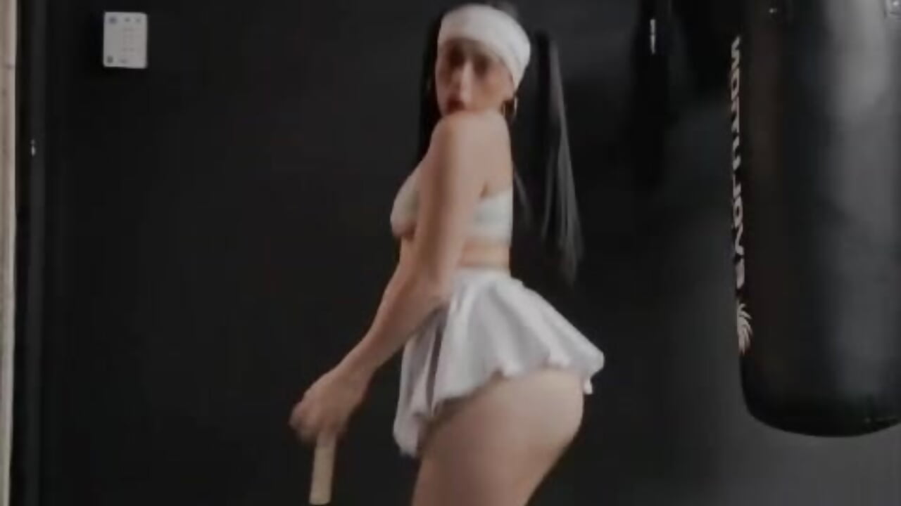 The tennis player who plays with your heart🎾💋 - video by SaritaBratz cam model