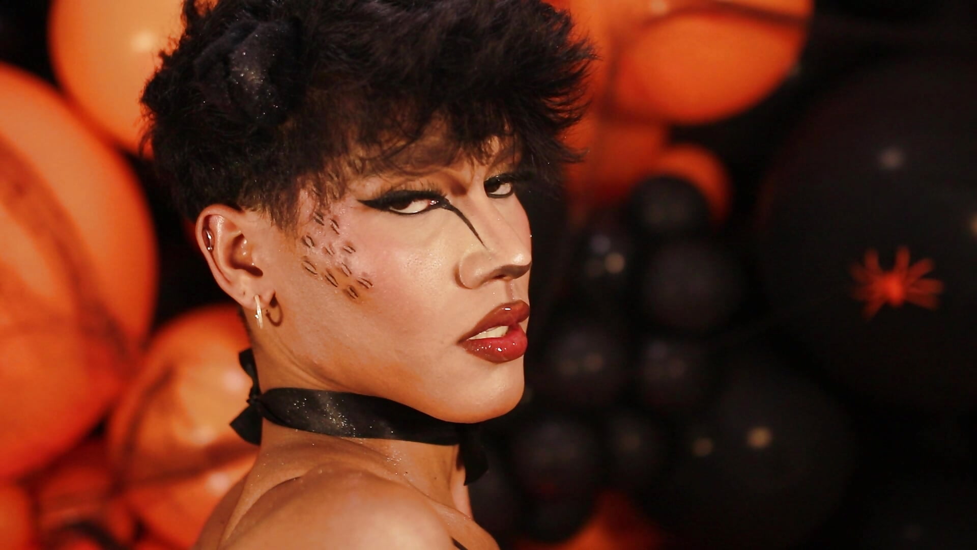 Halloween - فيديو من Jonas_Rivers موديل الكام