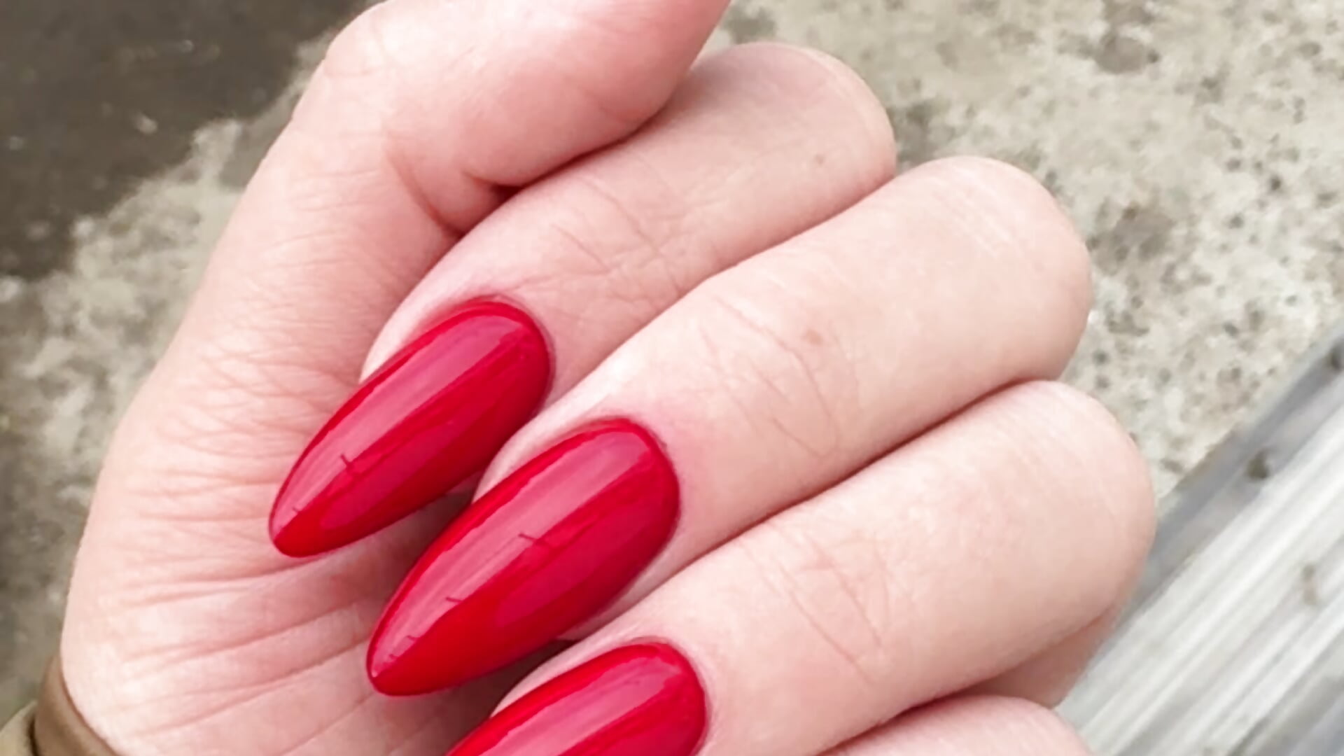 New manicure - video by April_Vancee cam model