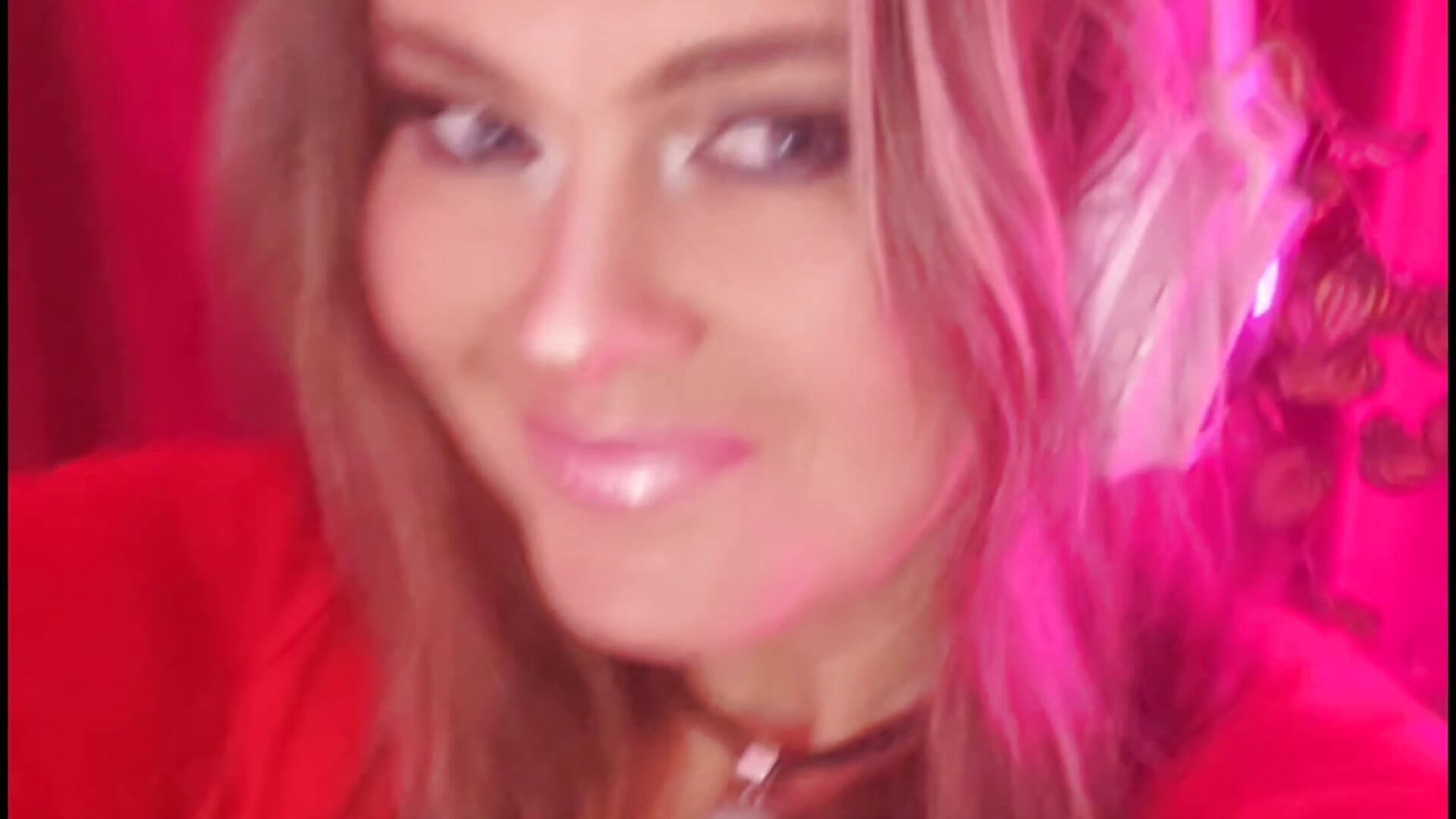 We're kicking off a new week—may it be vibrant, exciting, and filled with positive moments! ✨️🎉🚀 - فيديو من AnielaFox موديل الكام