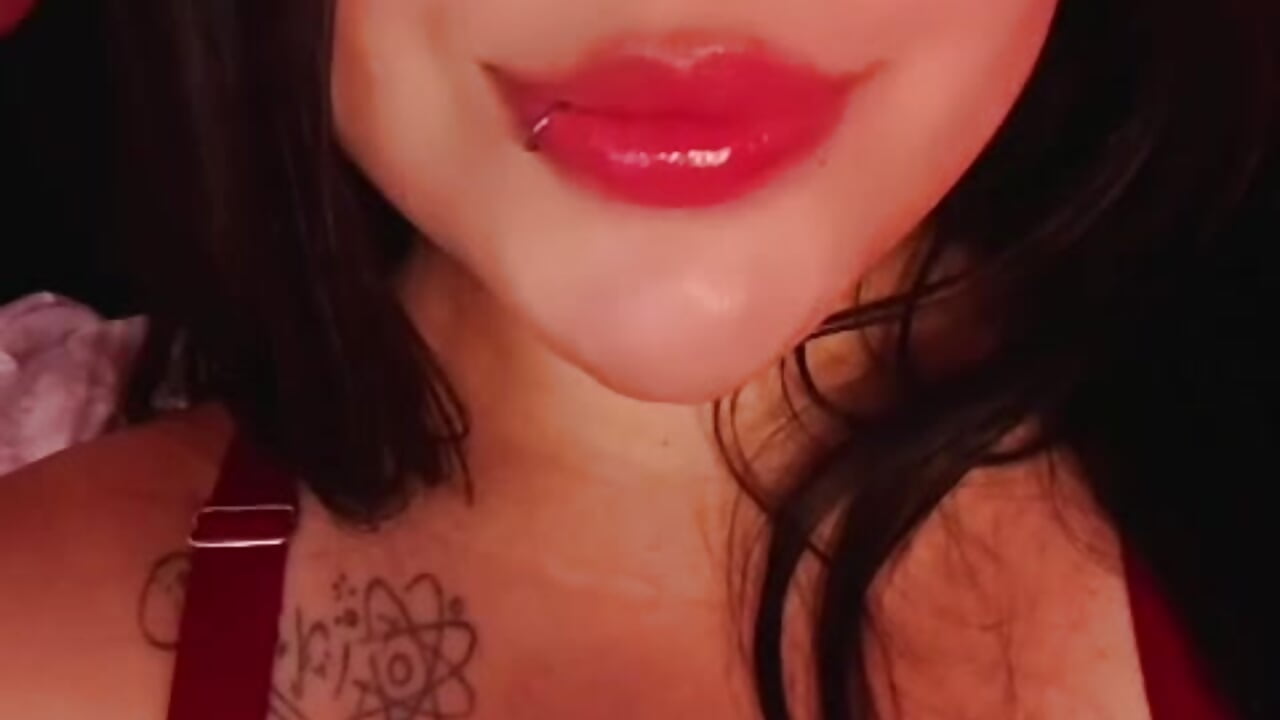 Look me daddy, today i feel beautifull and so horny ❤️‍🔥 - video by playfulcurvy cam model