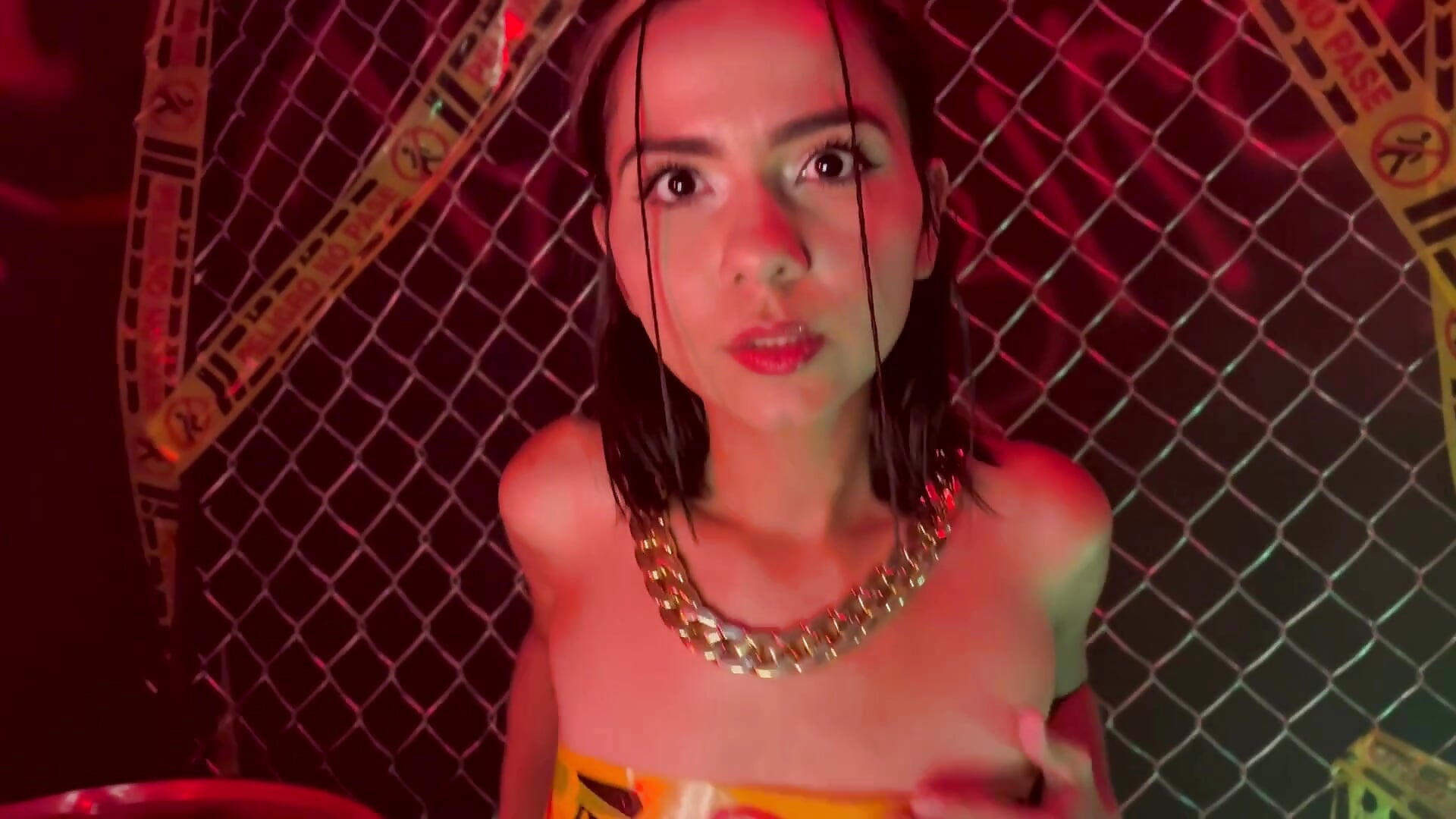 DANGER ZONE 🔥🧯 - video van aurora_collinss_ cam-model