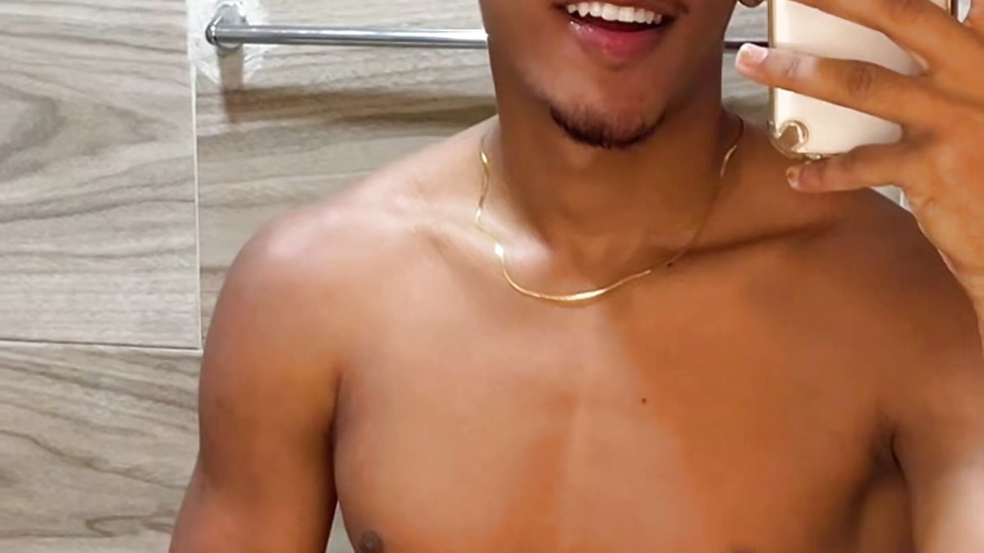 ad5f860738b44767a65eea9e6761ed45.mov - video by LexiAndDeker cam model