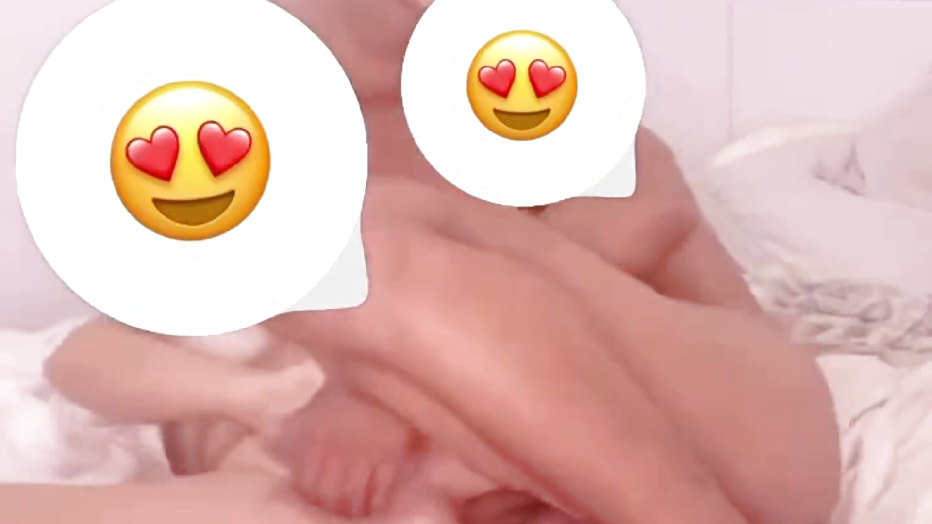 One hand on my dick, the other spreading my ass for his huge cock 🍑 - vídeo de la modelo de cam Dasul_