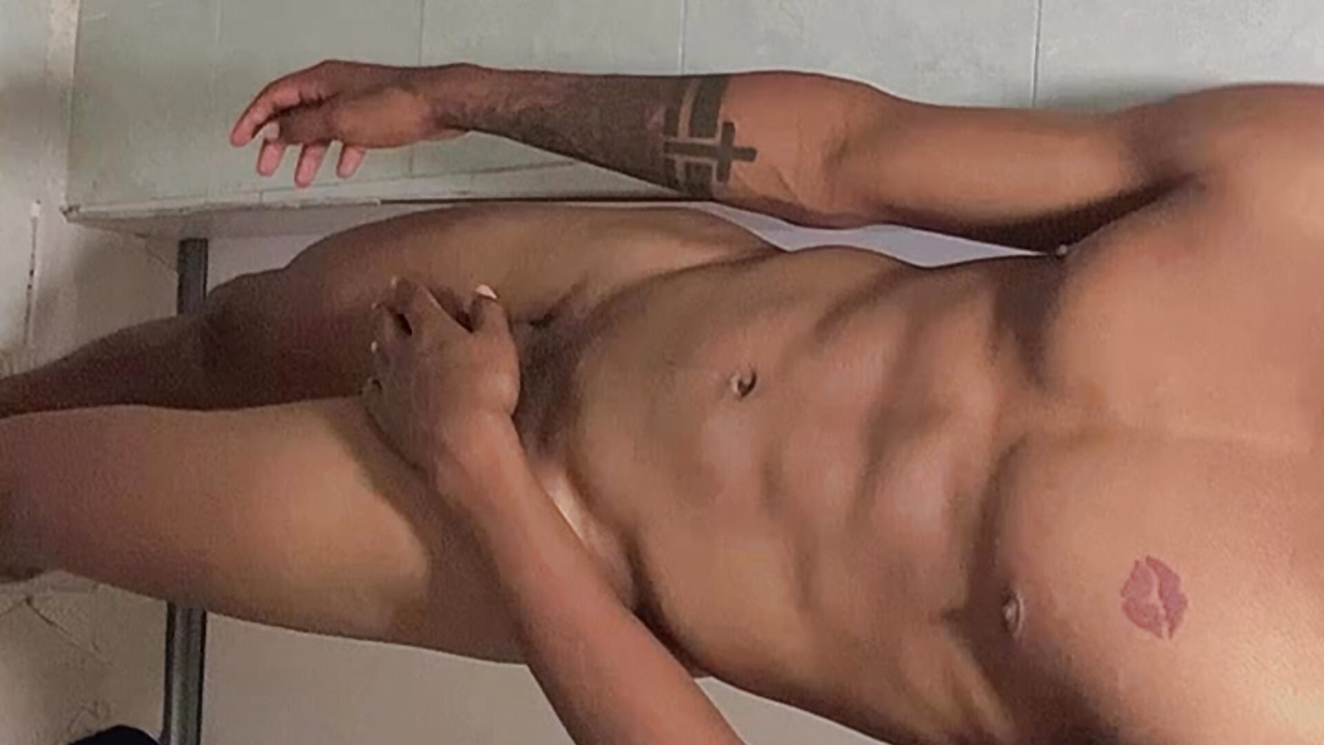 Deléitate😻 - video by kyle_ivo00 cam model