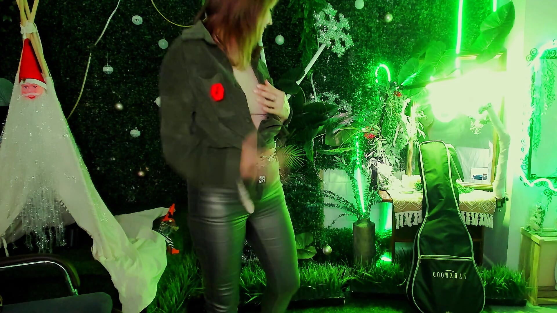 20260205143645 - vidéo du modèle de showcams NicoleHitman