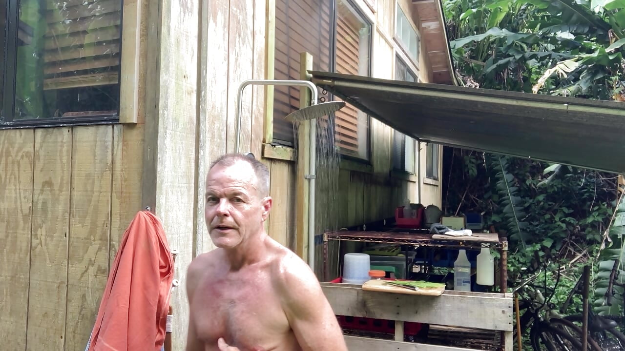 Outdoor Shower - Vídeo de pleasuresponge, modelo de vídeos