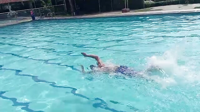 I like swimming