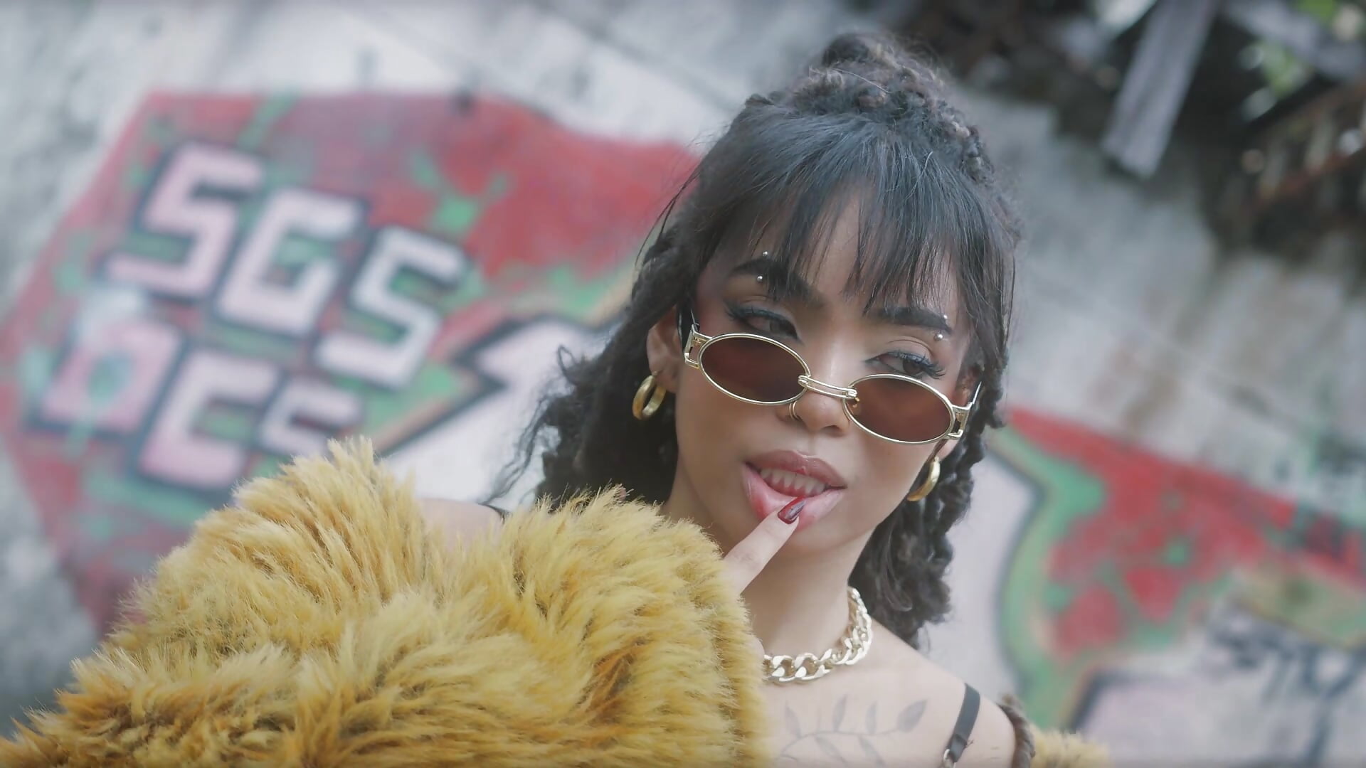 SEXY DOLL - video by SarahLynn7 cam model