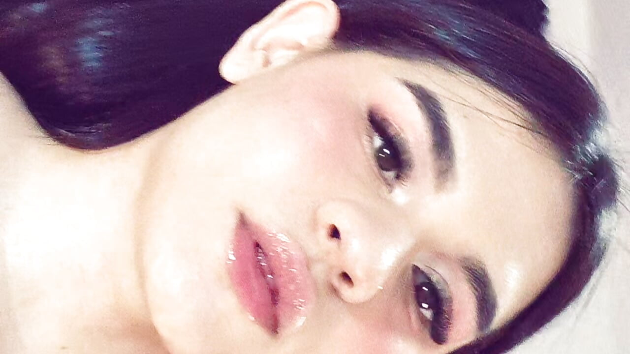 💋 - vidéo du modèle de showcams Moonroxe_