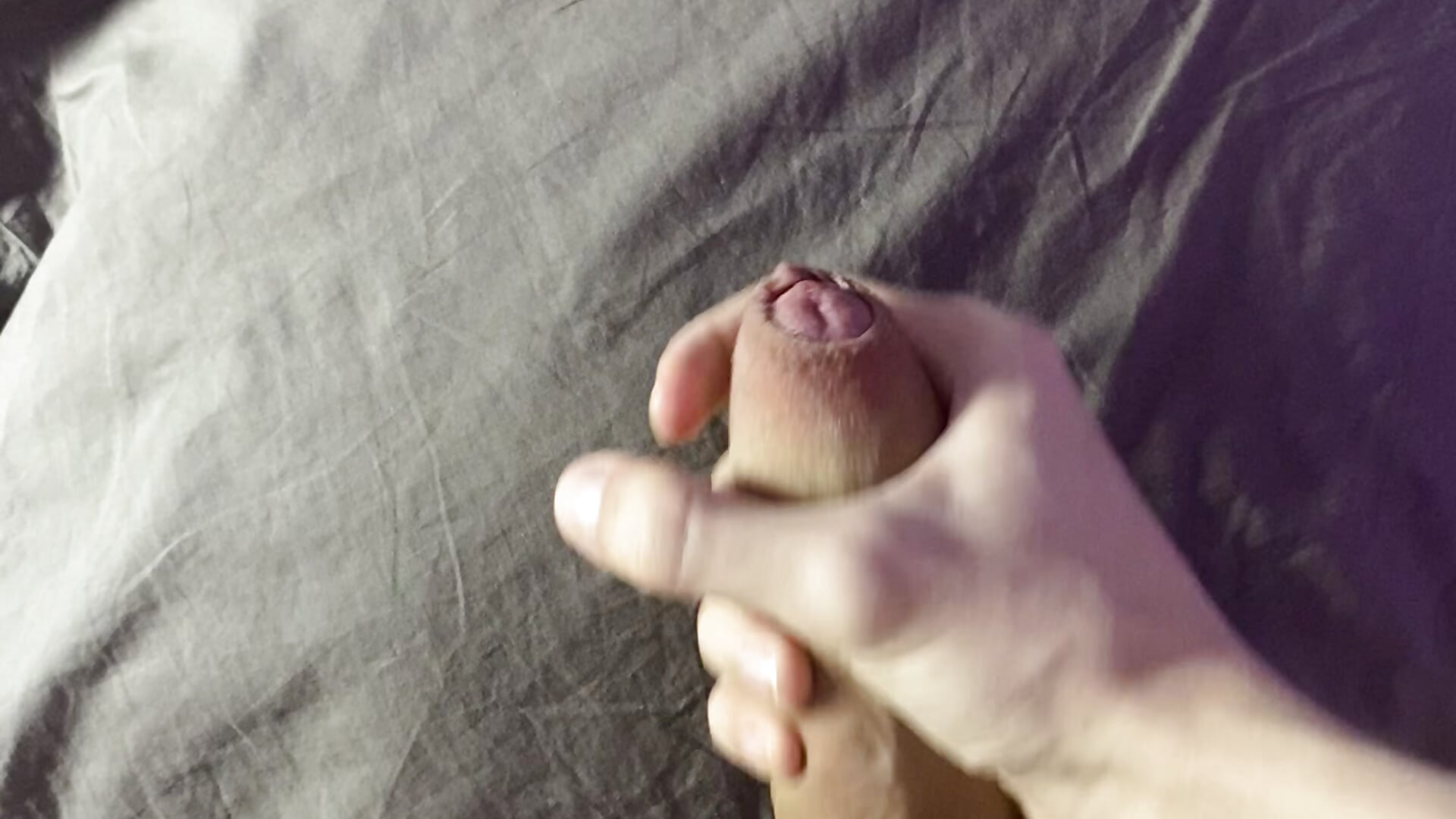 Cum on my pillow! - فيديو من Alex_Vallley موديل الكام