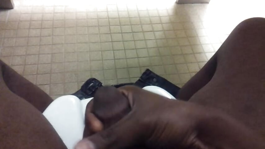 Public Stall Bate - video by MrFuxWellRS cam model