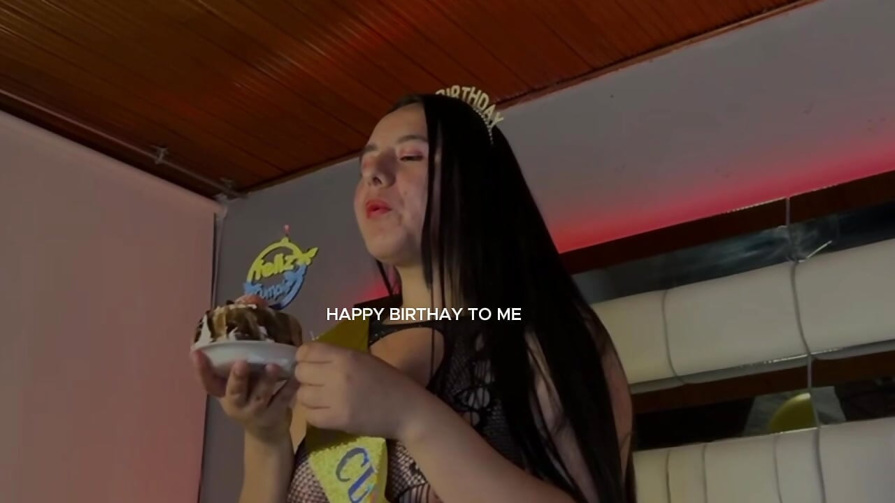 HAPPY BIRTHAY TO ME - video by Sarafountain cam model