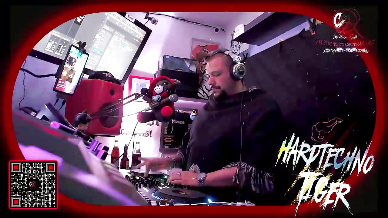 Live DJ Show - video by C-Stel-D-Tiger cam model