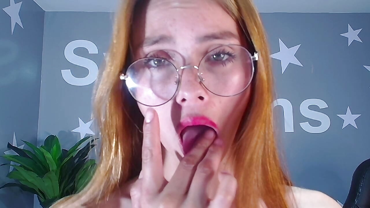 A sexy toe sucker – video od webkamerové modelky emma_wockll_t