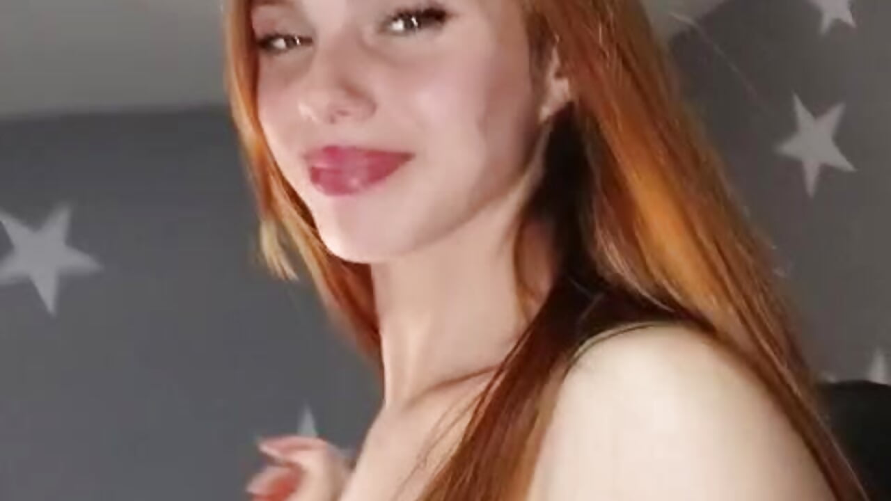 I love to dress in green, I'm sexy !!! seem to you ? – video modela na kameri emma_wockll_t