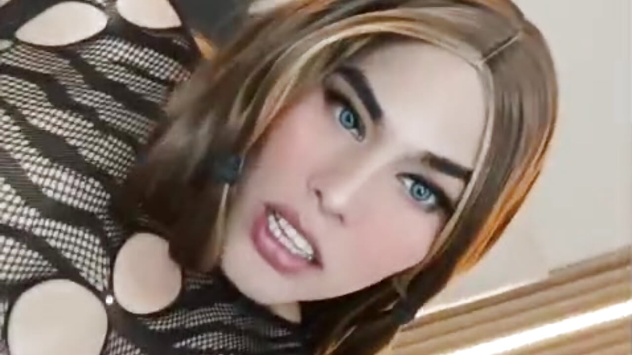 Do you dare to see what happens when I get carried away by desire? 😈💋 - video by Alexa_Bravva cam model